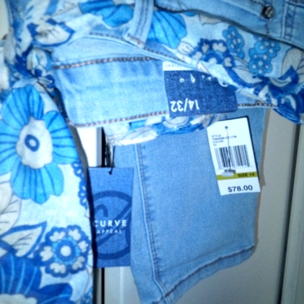 Women's Blue Jeans With Floral Scarf Belt